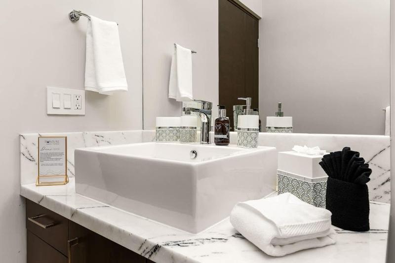 Cascadas Luxury Condo in Pedregal with Jacuzzi - image 2