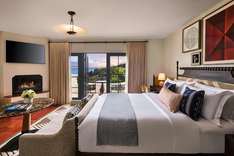 King Room with Balcony and Partial Ocean View image 4