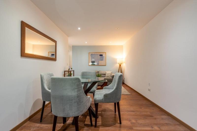 Elegant Los Angeles Apartments by Geko - image 7