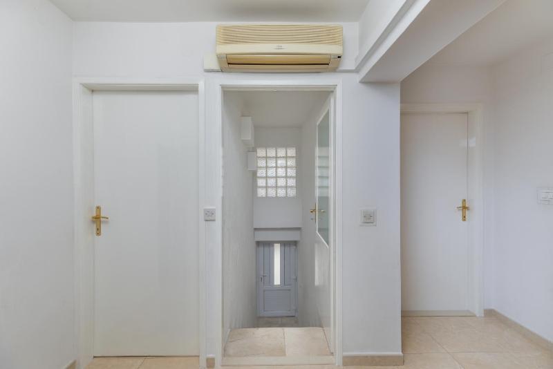 Two-Bedroom Apartment with Balcony image 2