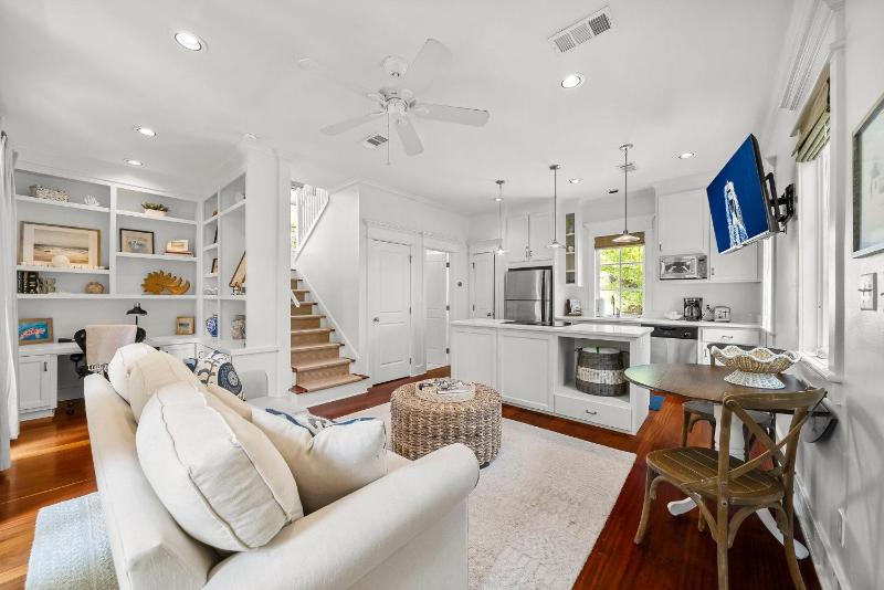 Piccadilly Carriage House - image 1