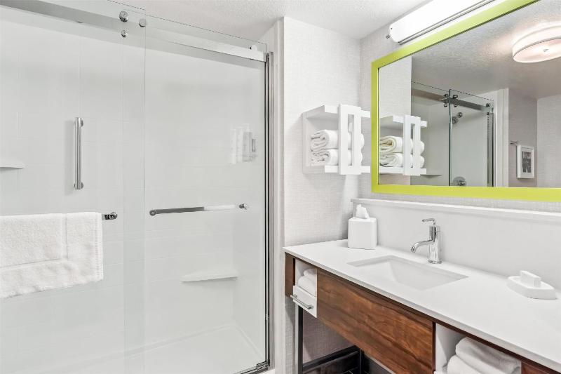 King Room - Hearing Access/Non-Smoking image 2