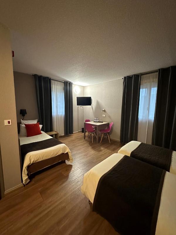 Triple Room (sans balcon) image 3