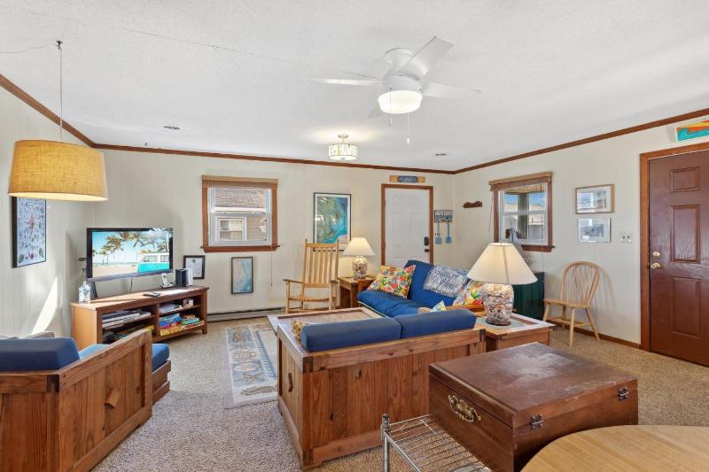 5165 - Holden Inn - image 2