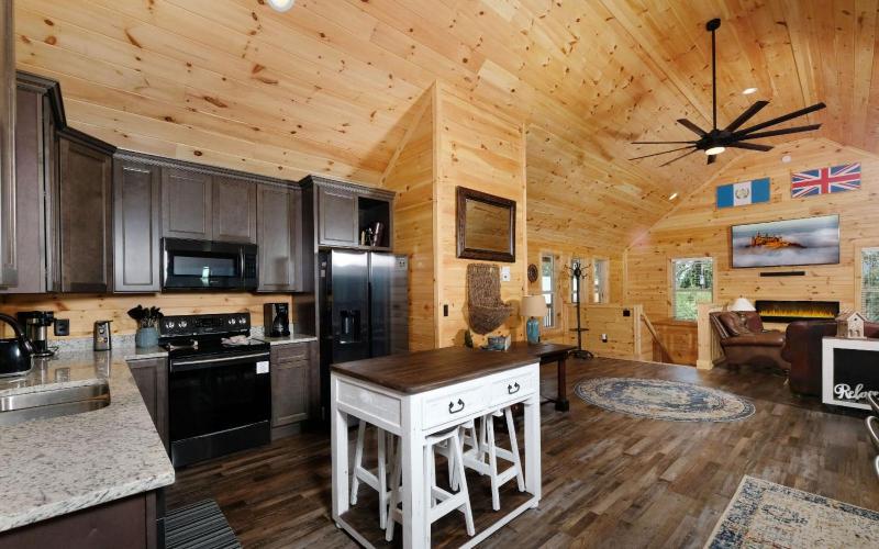 Breathtaking mountain views! June discounts available! - Birdhouse - - image 50