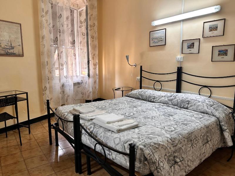 Double or Twin Room image 2