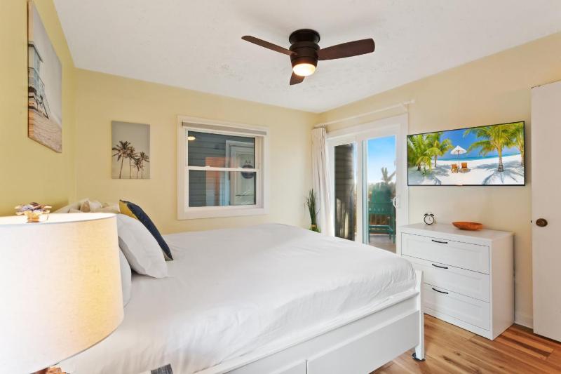SO5A - Oceanside Bungalow - image 6