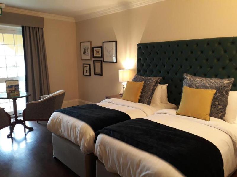 Twin Bedroom image 1