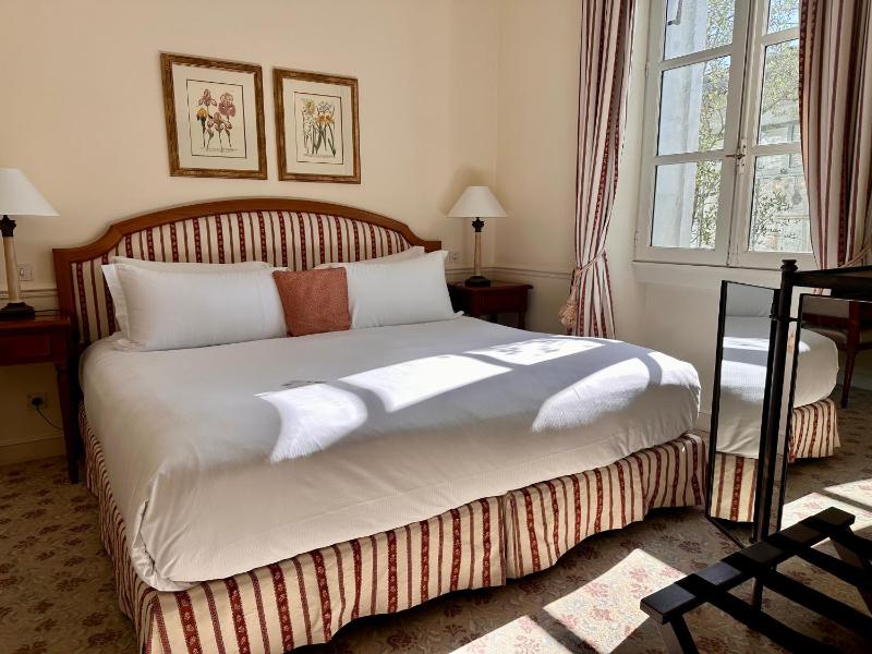 Charming Standard Single Room with One Double Bed image 3