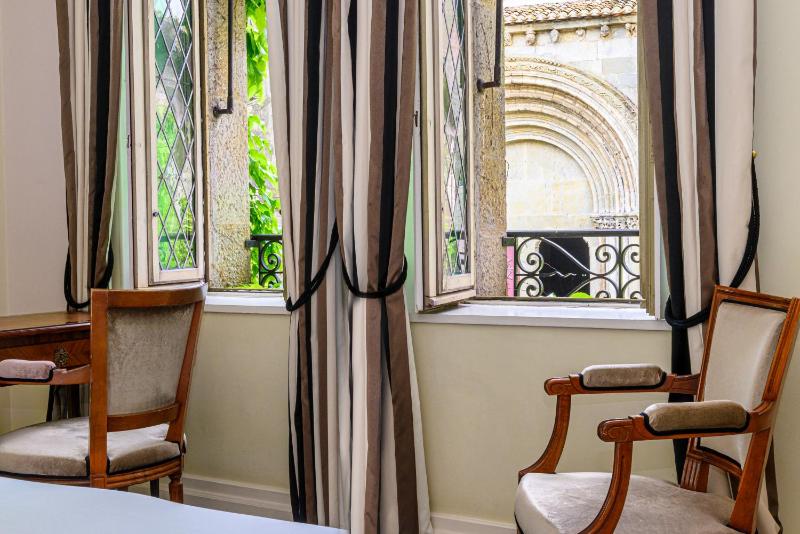 Charming Standard Single Room with One Double Bed image 4
