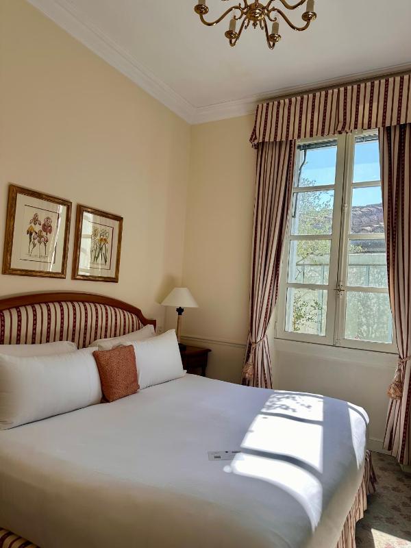 Charming Standard Single Room with One Double Bed image 2