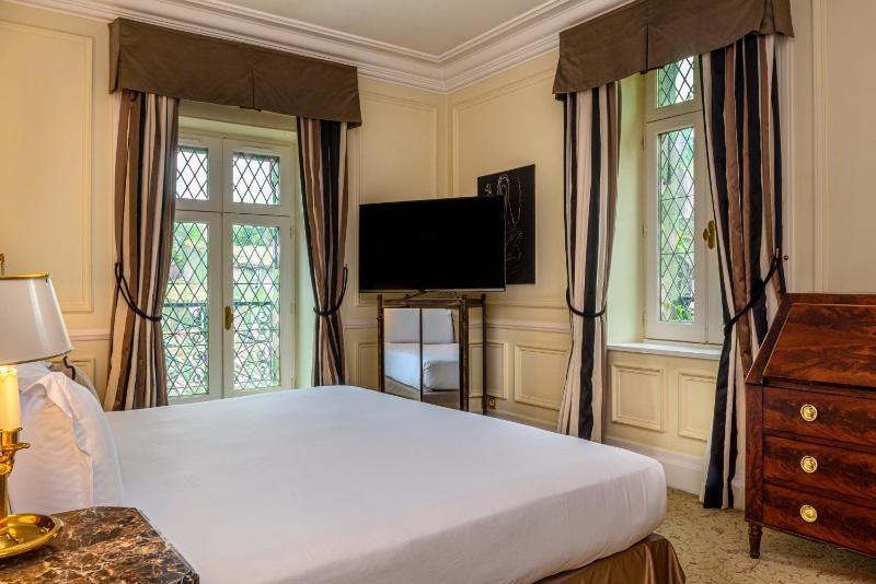 Suite with One Double and Sofa Bed image 4