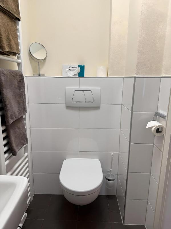 Single Room image 2
