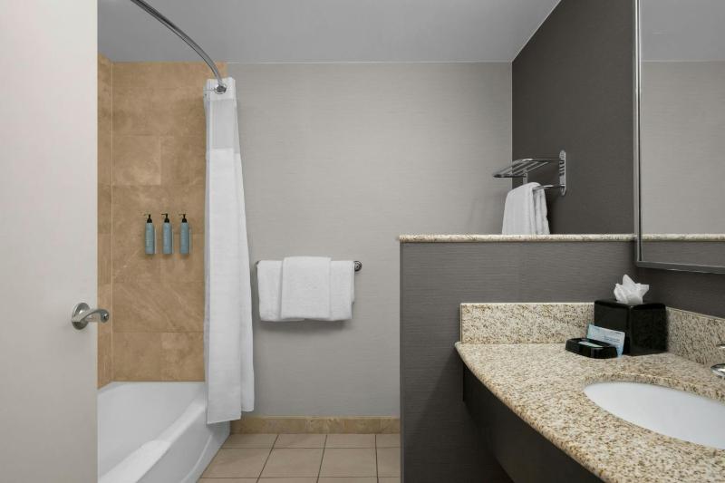 Queen Room with Two Queen Beds - Hearing Accessible image 3