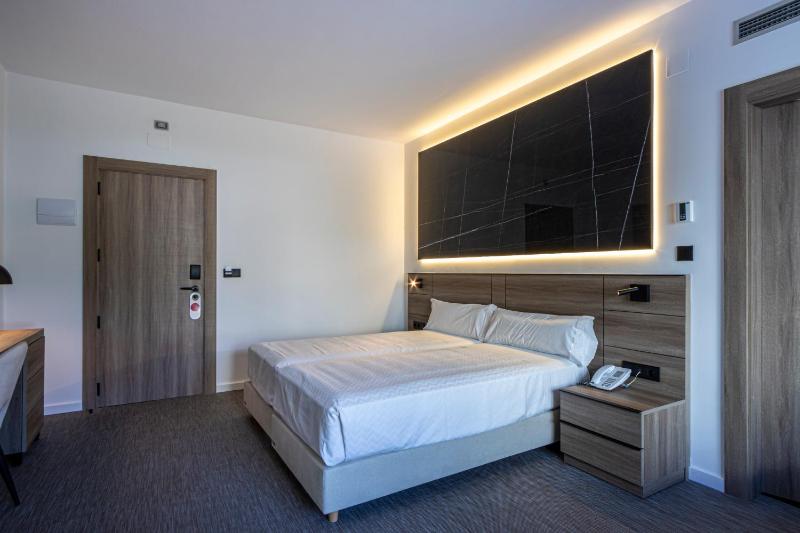 Double or Twin Room image 1