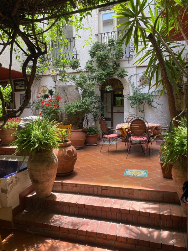 Double Room with Garden View image 2