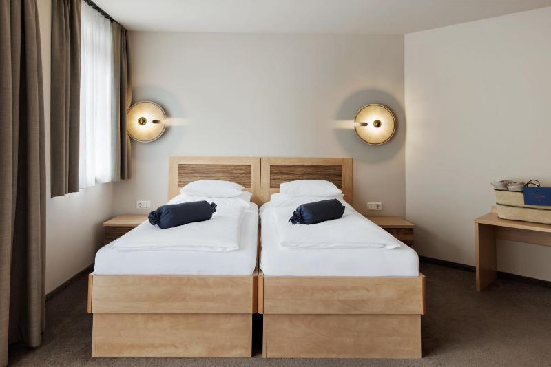 Two-Bedroom Apartment (4-6 Adults) 2 image 3