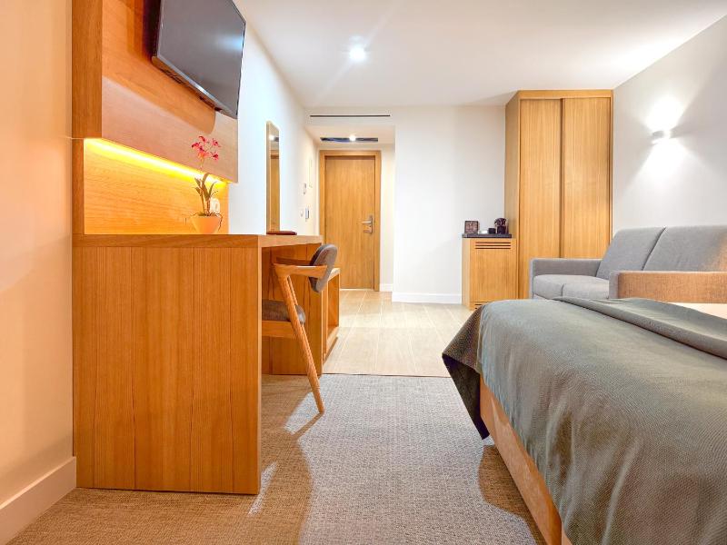 Junior Suite with Sea View (3 People) image 3