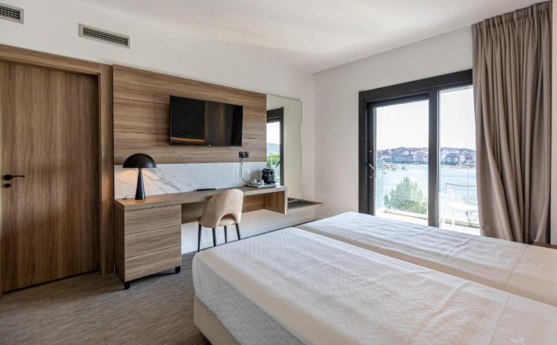 Double Room with View image 4