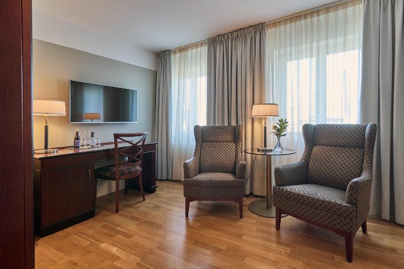 Standard Double Room image 3