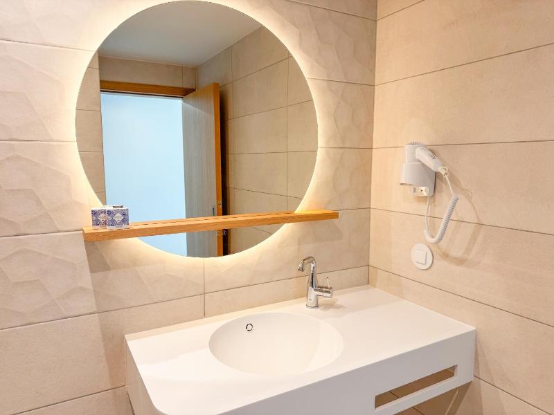 Junior Suite with Sea View image 4