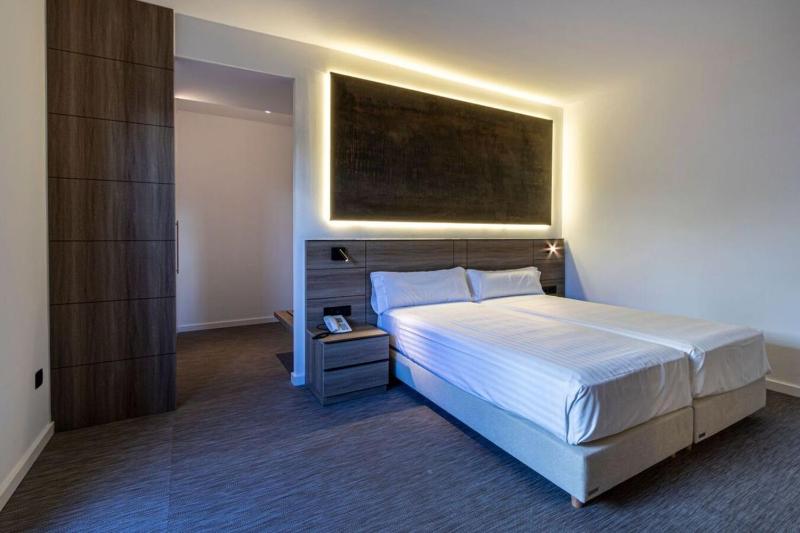 Double or Twin Room with Terrace image 4