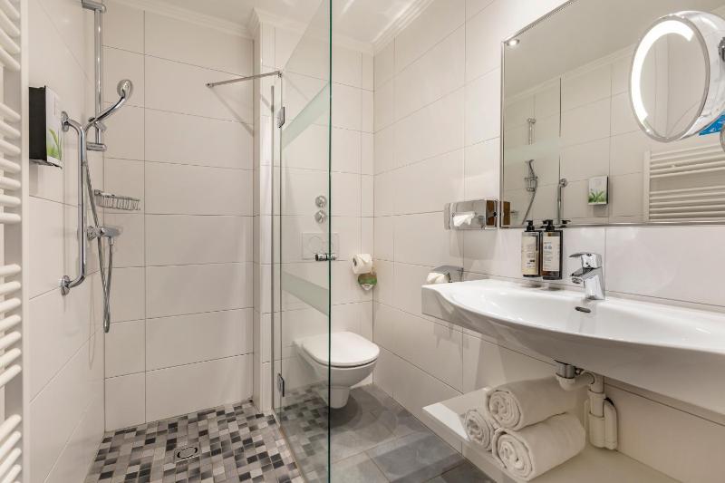 Studio Apartment image 3