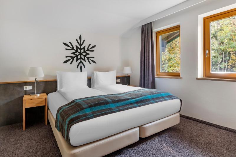 One-Bedroom Apartment image 3