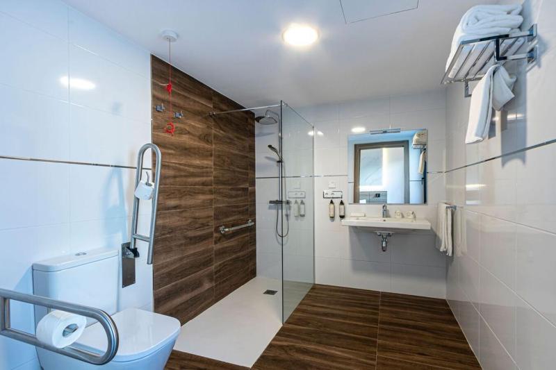 Double or Twin Room with Terrace image 2
