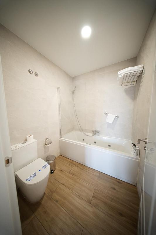 Superior Twin Room with View image 2