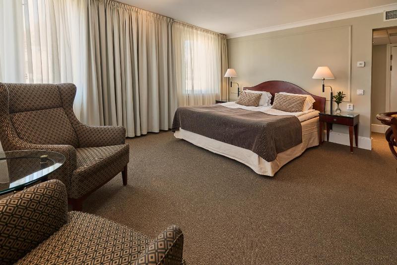 Deluxe Double Room image 1