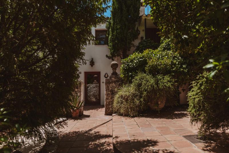 Deluxe Double Room image 3