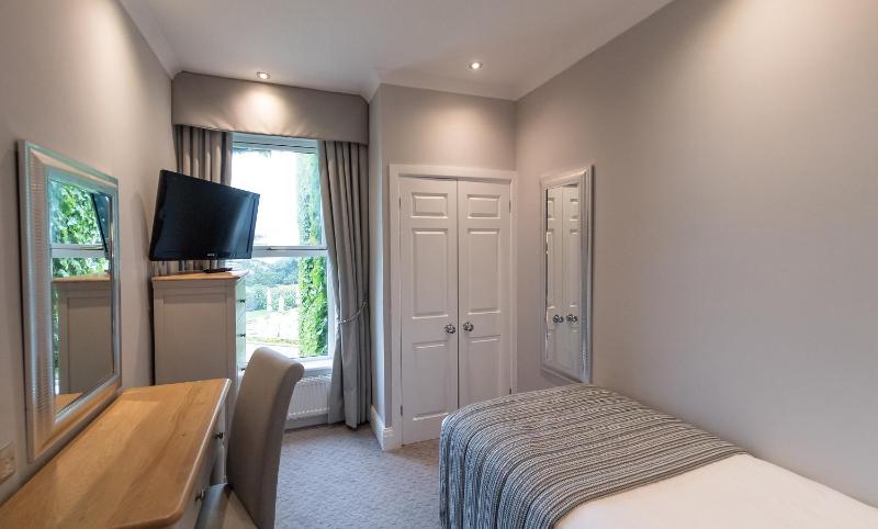 Single Room with Sea View image 1