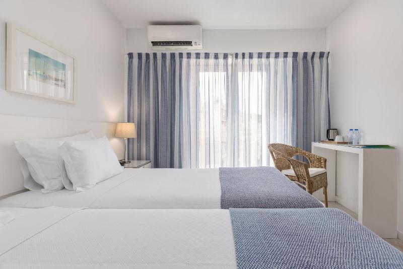 Double or Twin Room with Balcony image 4