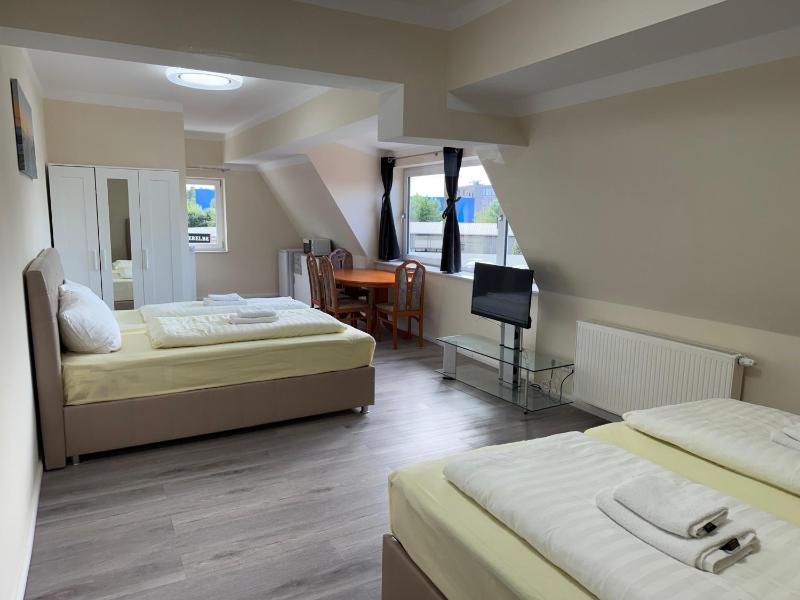 Quadruple Room image 1