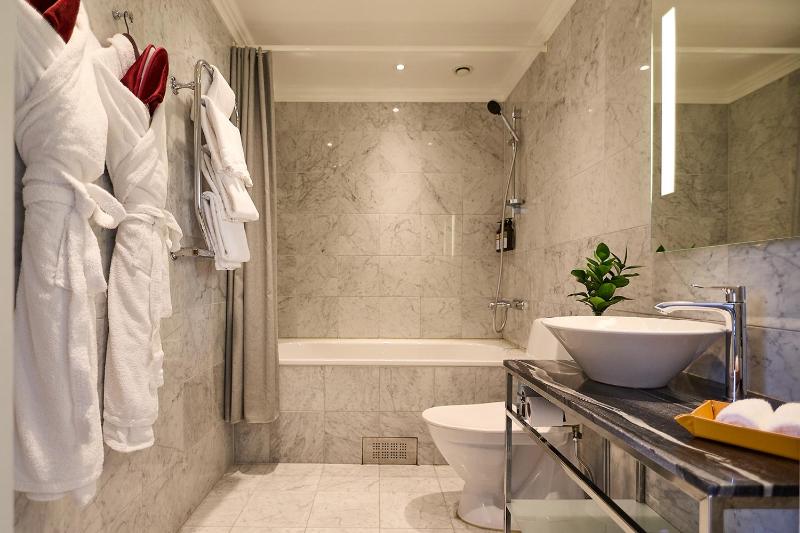 Junior Suite image 2