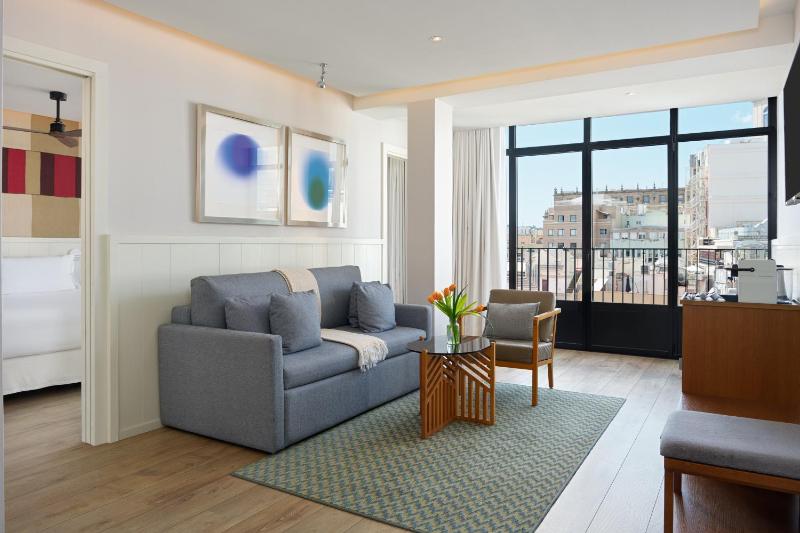 Suite with City View image 2