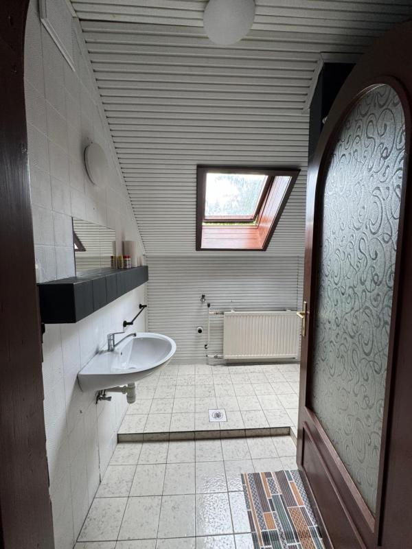 Triple Room with Shared Bathroom image 2
