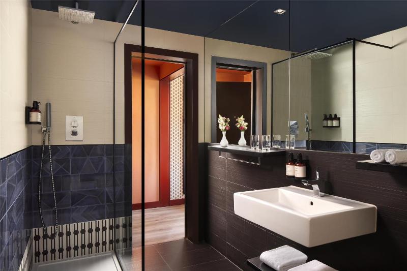 Avani Deluxe image 3
