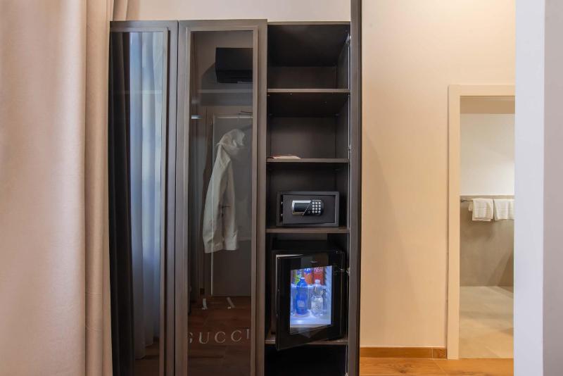 Annex Double Room image 4