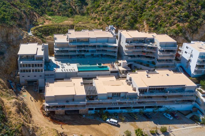 Luxe Mtn Top Retreat w/ Pool Access & Sea View! - image 5