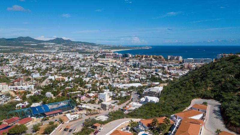 Luxe Mtn Top Retreat w/ Pool Access & Sea View! - image 10