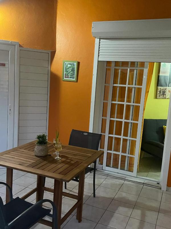 Maison avec terrasse à Saint-François - 50 m² avec spa - image 14