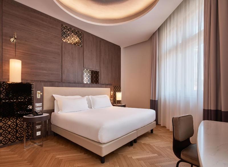 Junior Suite image 2