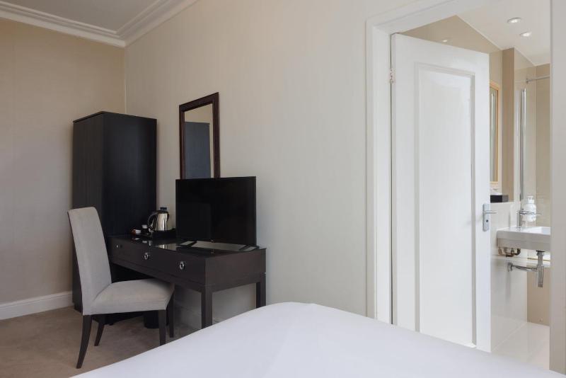 Superior Single Room image 3