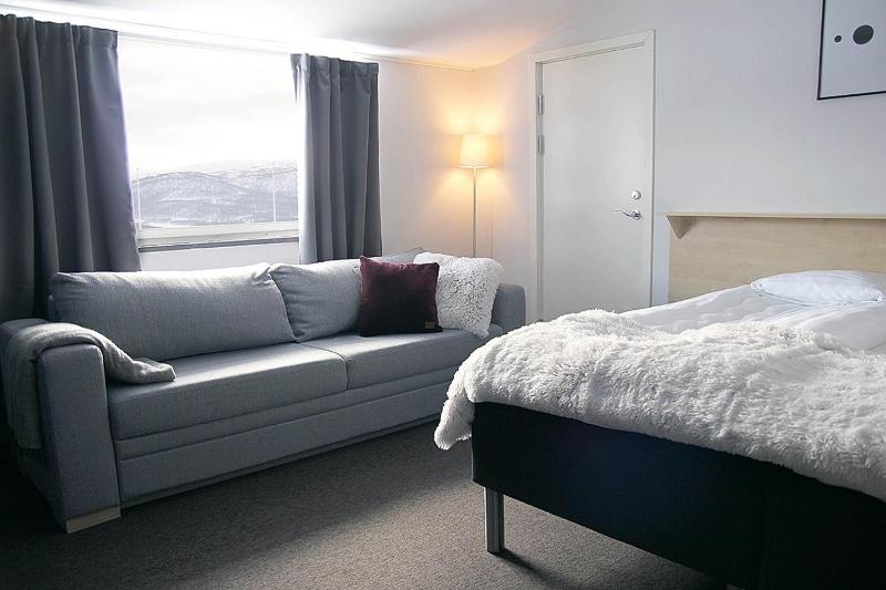 Standard Quadruple Room image 1