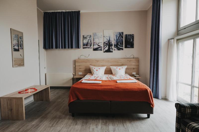 Deluxe Double Room image 4