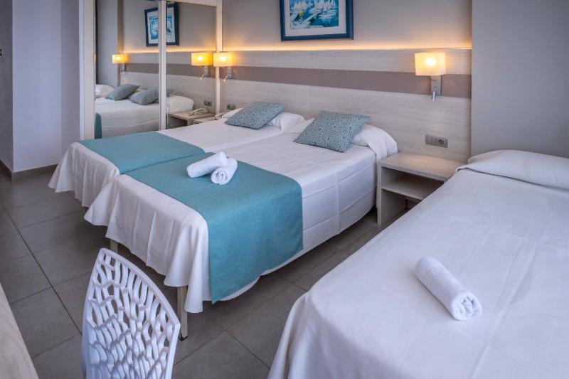 Standard Triple Room (2 Adults + 1 Child) image 3