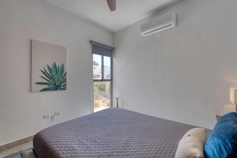 Beautiful and elegant Apt Near Downtown - image 10