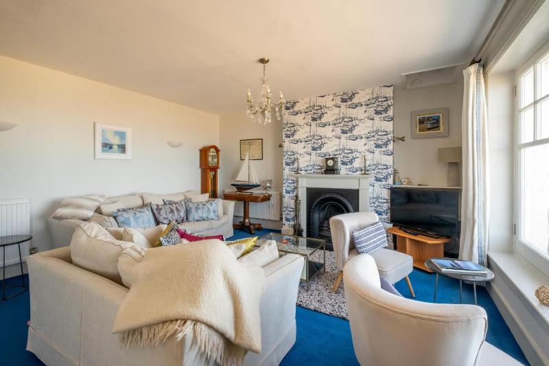 Stoney Beach - Aldeburgh Coastal Cottages - image 32